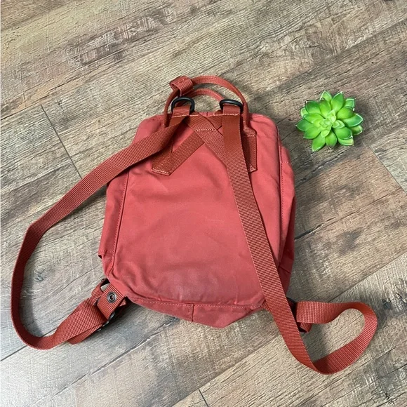 Fjallraven Kanken mini backpack - Picture 3 of 16